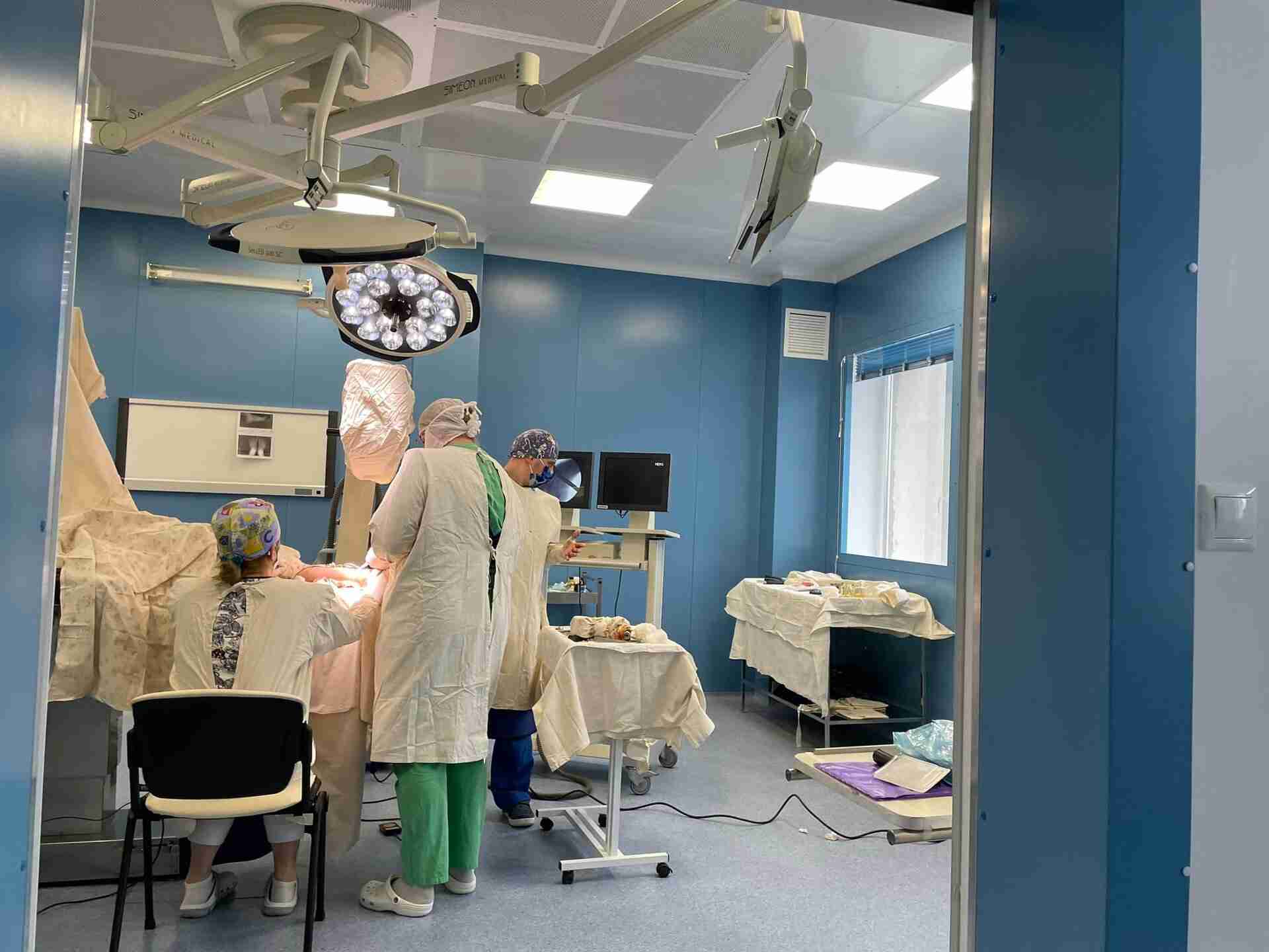 Львівські медики провели складну операцію «кришталевій дівчинці» з рідкісним захворюванням (ФОТО)