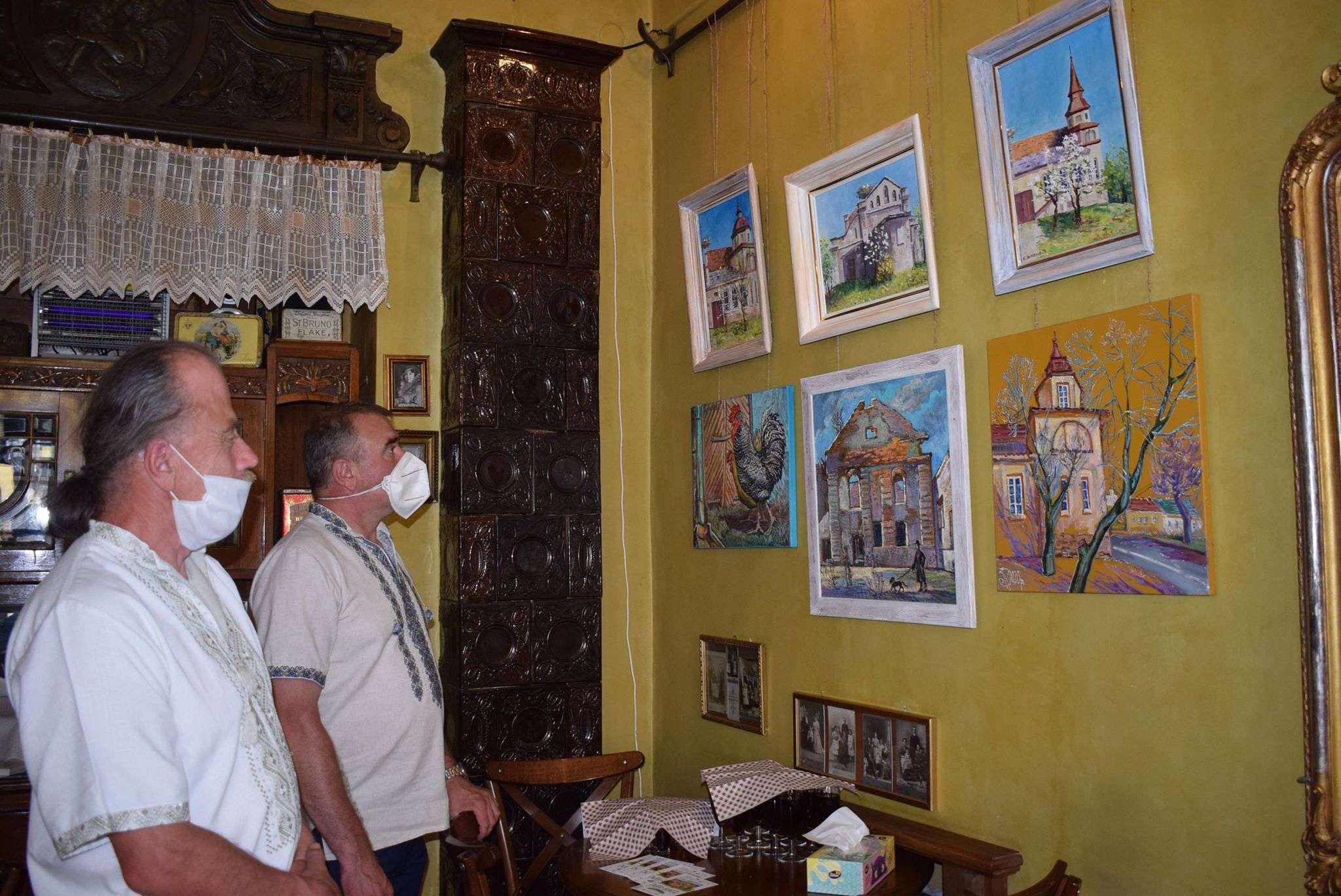 Львівські митці передали картини на аукціон, щоб відновити пам’ятку архітектури (фото)
