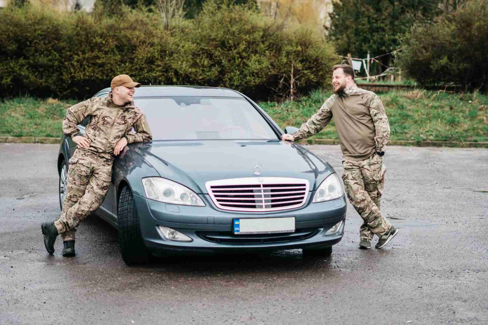 Львівські військові розігрують преміальний «Mercedes» за донат на ЗСУ (ФОТО)