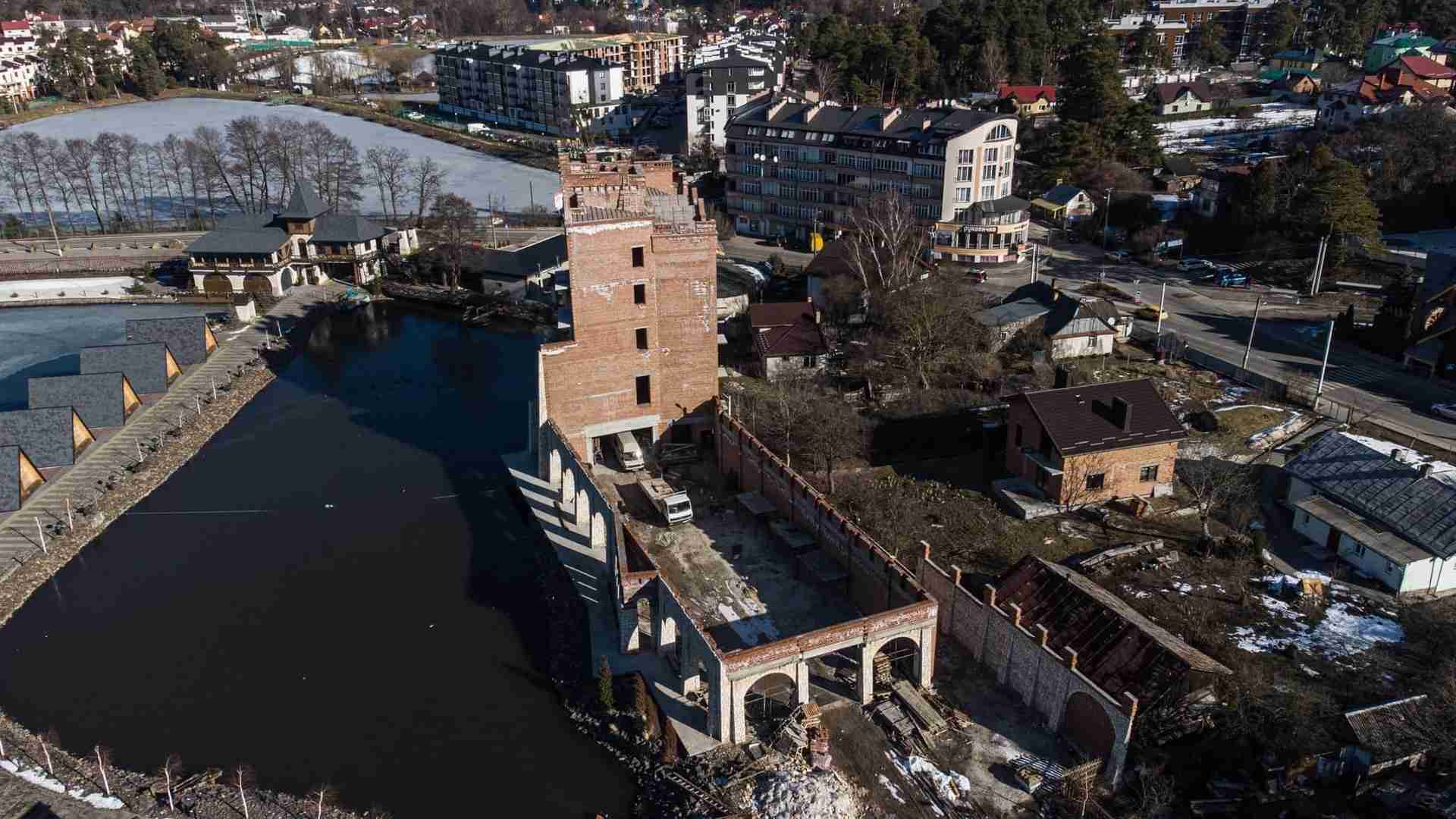 Львівський суд повернув в комунальну власність озеро в Брюховичах
