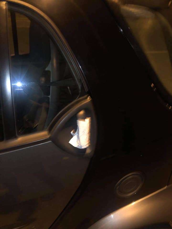 «Малий сімейний бізнес»: на Любінській з авто зняли номер і залишили записку про викуп (фото, відео)