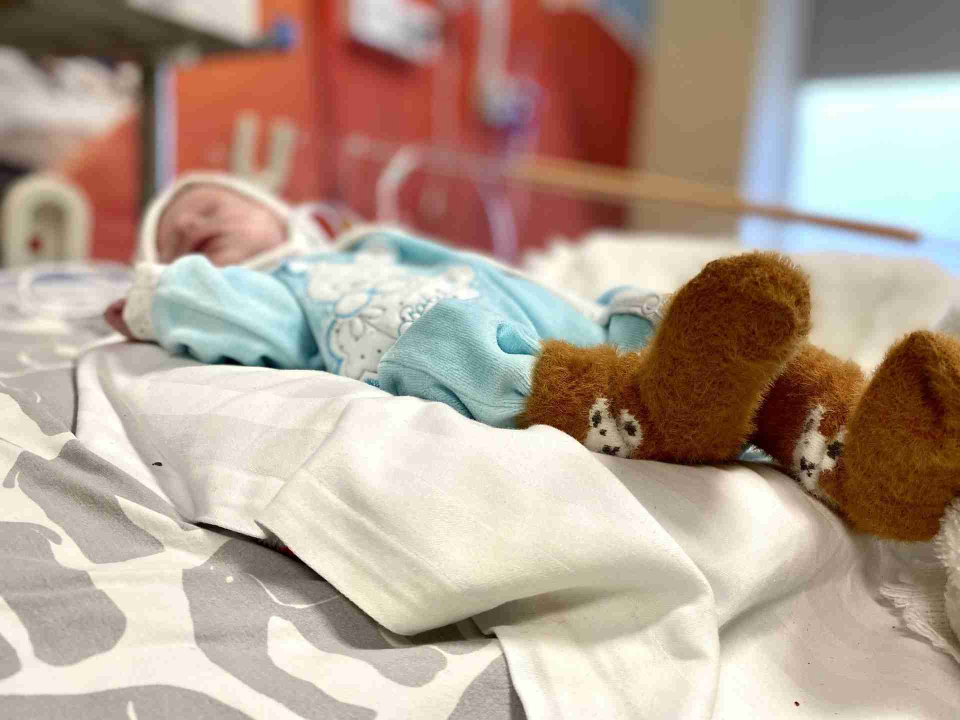Малюк не міг самостійно дихати: львівські медики врятували немовля з критичною вадою серця (ФОТО)