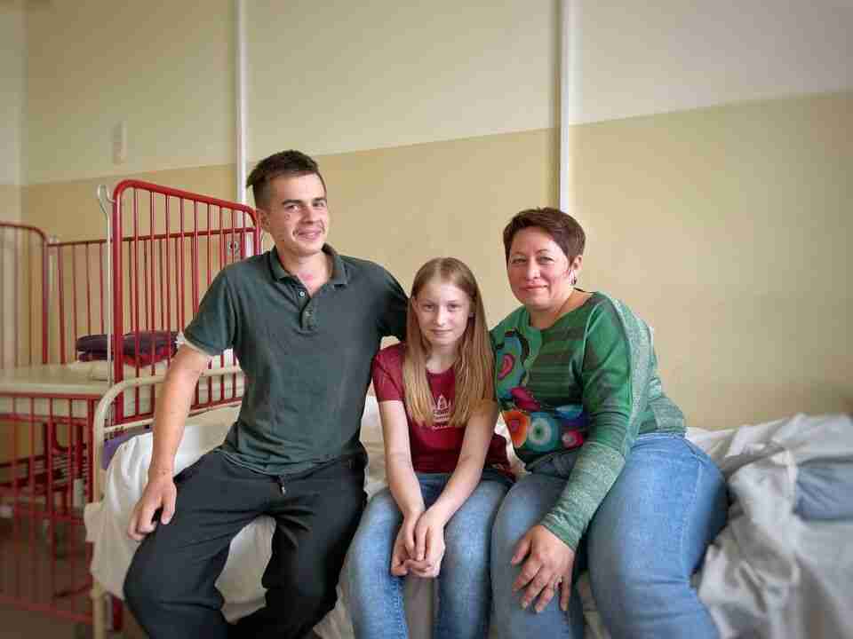 Мама загинула, за життя батька боряться лікарі, а їхніх поранених дітей лікують у Львові