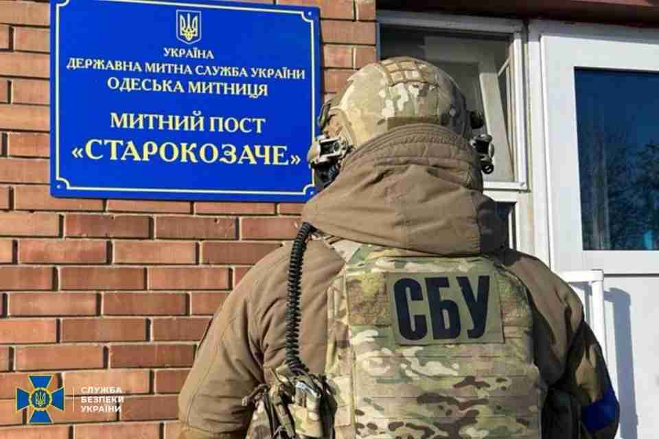 Масштабна корупція: На Чернівецькій та Одеській митницях ліквідовано злочинні механізми (ФОТО)