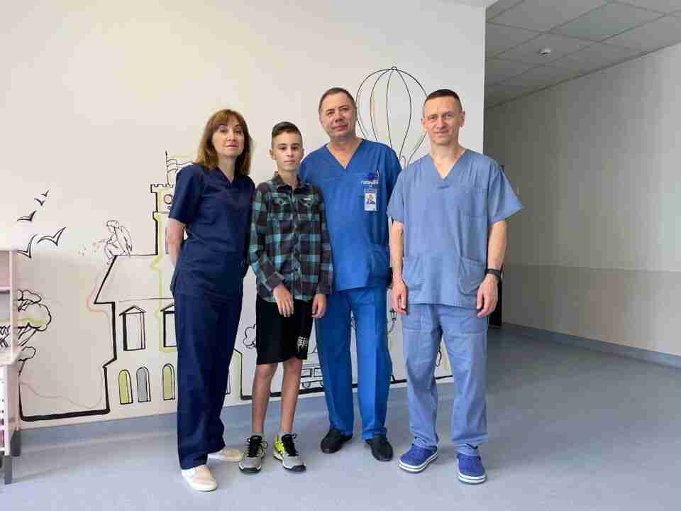 Медики розповіли про стан здоров'я львівського школяра, який отримав вогнепальне поранення у груди