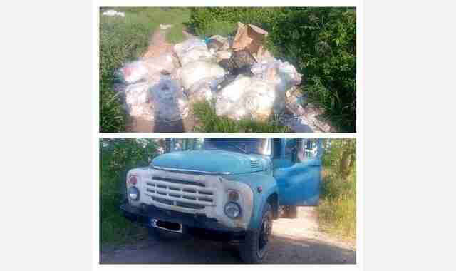 Мешканці Львівської громади затримали водія, який скинув сміття на стихійне сміттєзвалище