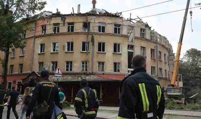 Мешканці зруйнованих квартир після ракетного удару по Львову отримають виплати: подробиці (ВІДЕО)
