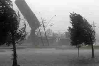 Штормове попередження: мешканців Львівщини попереджають про погіршення погодних умов