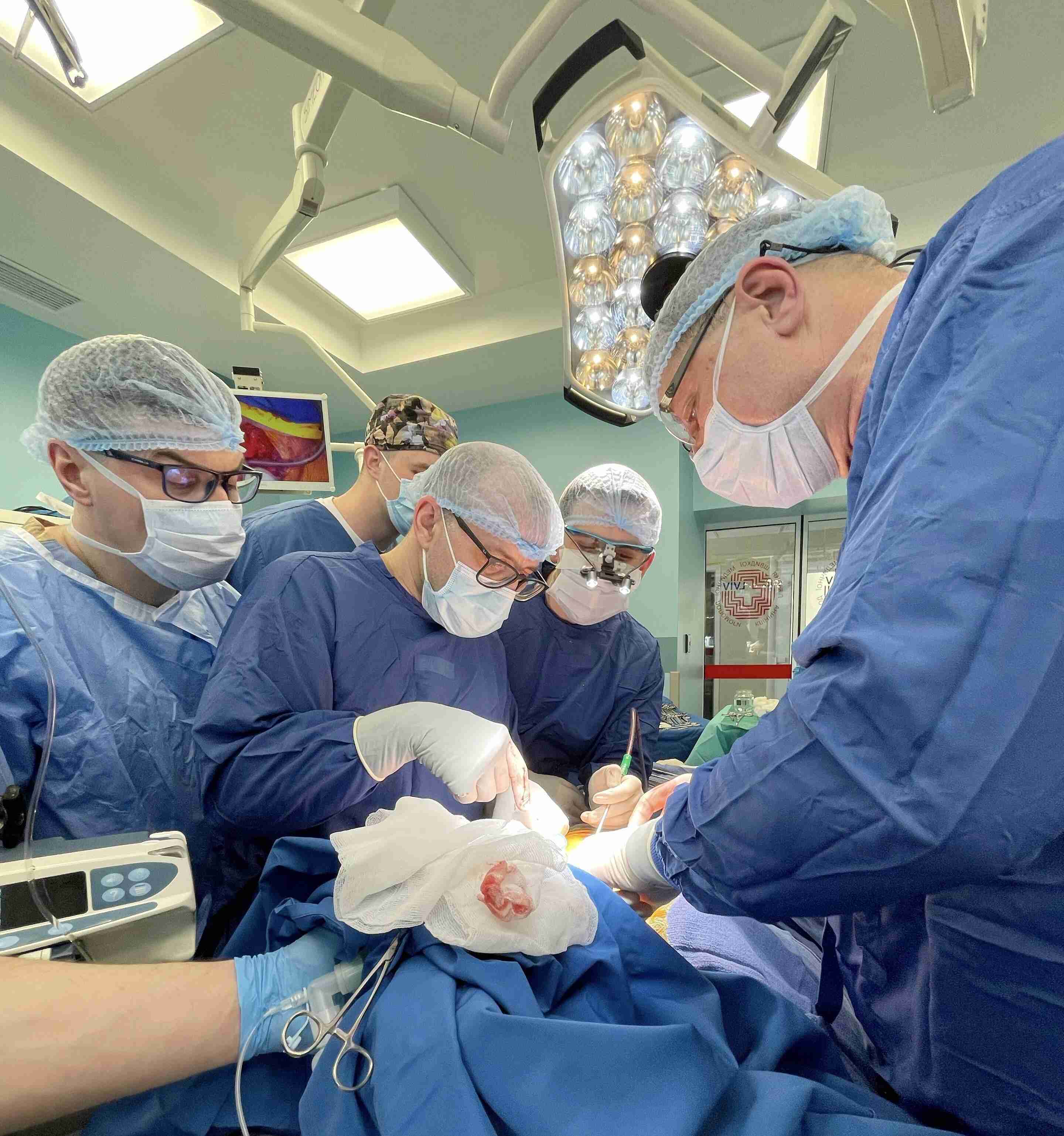 Міг задихнутися будь-якої миті: львівські лікарі врятували життя дитини (ФОТО)