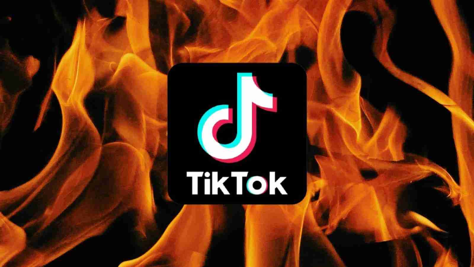 Молоді люди підпалили чоловіка, щоб зняти відео для Tik-Tok