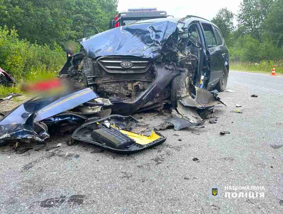 На автодорозі «Стрий-Чернівці-Мамалига» трапилася жахлива смертельна аварія (ФОТО)