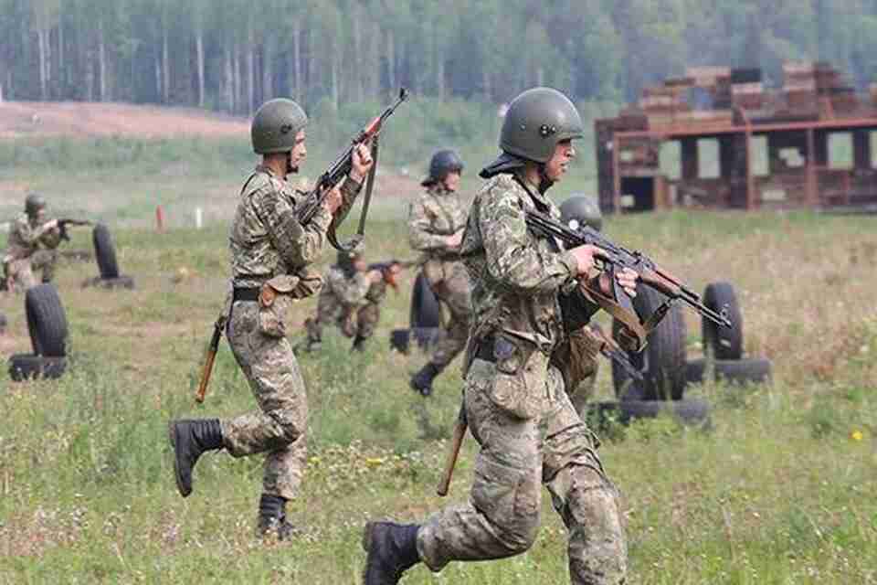 На білорусі продовжено термін військових навчань