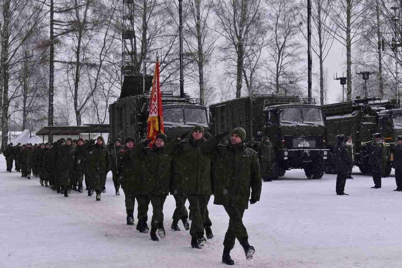 на білорусі триває постачання нових зразків спеціальної військової техніки