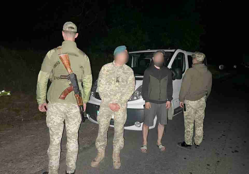 На Буковині чоловік прикинувся військовим у відпустці, щоб потрапити до Румунії (ФОТО)