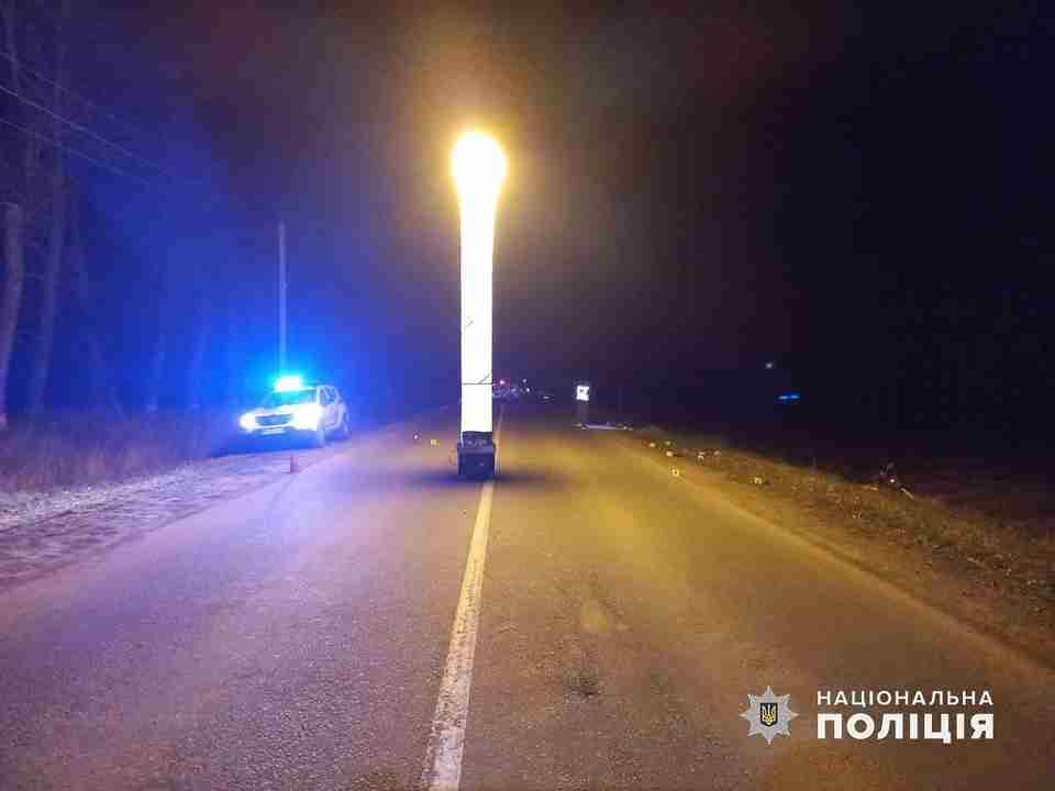 На Буковині п'яний водій збив на смерть велосипедистку та втік з місця події (ФОТО)