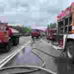 На Буковині сталася масштабна пожежа на складі автомобільних шин (фоторепортаж)
