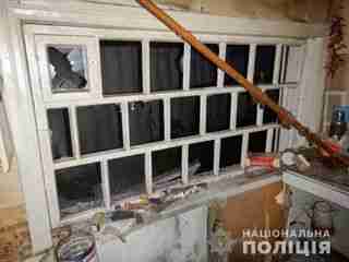 На Черкащині поліцейські затримали чоловіка, що підірвав у будинку гранату ( фото)