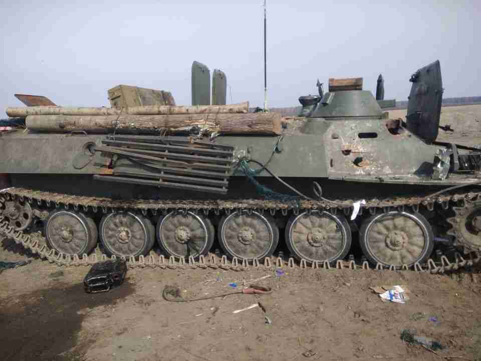 На Чернігівщині українські бійці знищили колону бронетехніки окупантів (ФОТО)