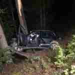 На Франківщині автівка протаранила дерева: двоє загиблих (фото)