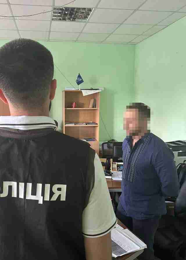 На хабарі в 500 тисяч «взяли» працівника Київводоканалу (ФОТО)