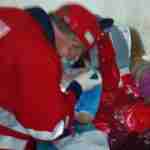 На Хмельниччині півторарічний малюк запхав пальці до шатківниціі, визволяли рятувальники (фото)