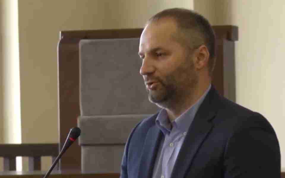 На Івано-Франківщині чиновника звільнили після того, як він попросив депутатку не дивитися на нього, «як відьма»