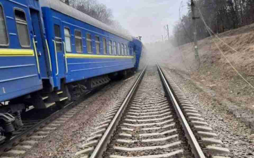 На Київщині армія РФ підірвала залізничні колії