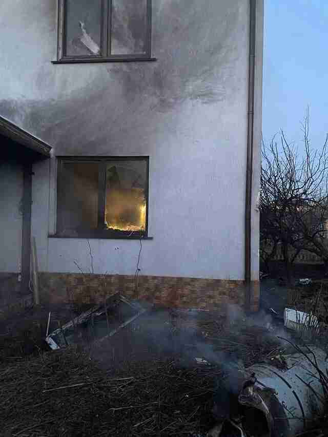 На Київщині снаряд влучив у будинок