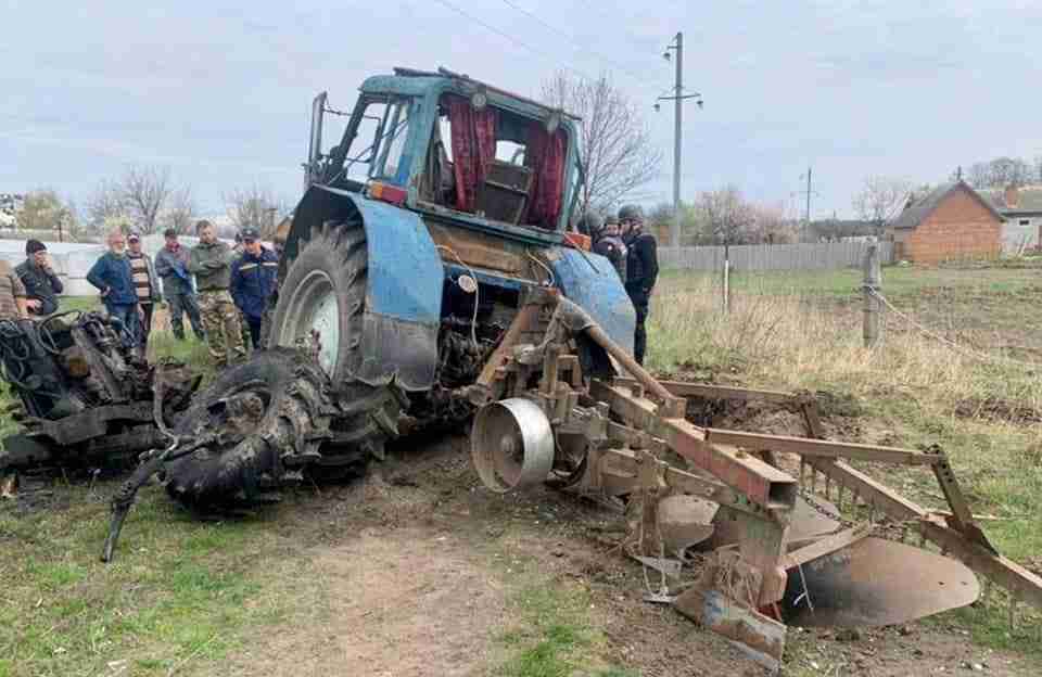 На Київщині трактор підірвався на ворожій міні (ФОТО)