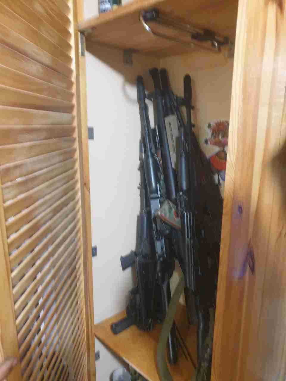 На Київщині військовий ТЦК зберігав арсенал зброї та боєприпасів (ФОТО)