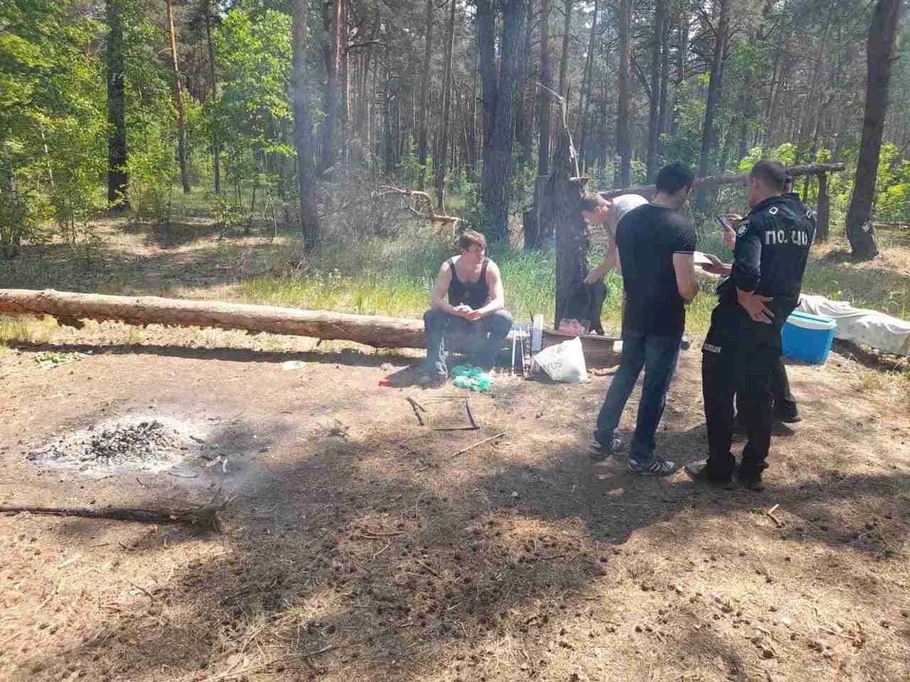На Київщині вручили повістки любителям посмажити шашлики у лісі