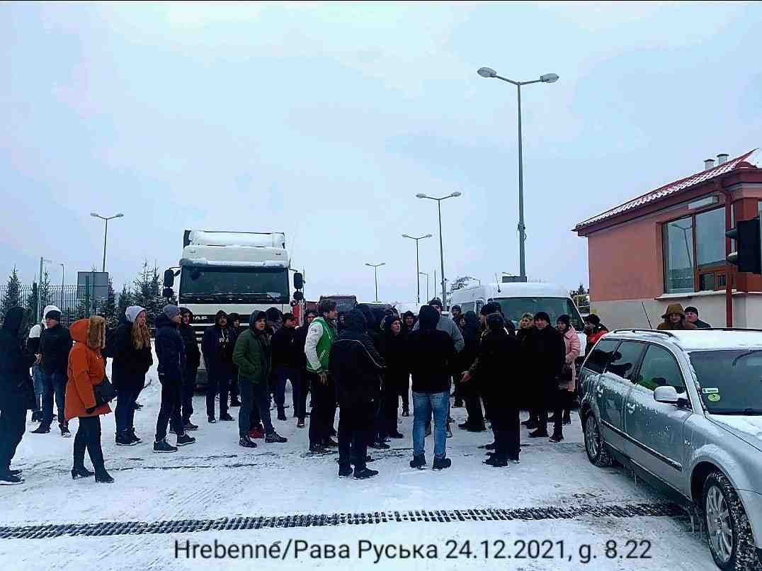 На кордоні з Польщею протестують мандрівники (ФОТО)