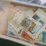 На кордоні з Румунією у чоловіка вилучили колекцію поштових марок (фото)