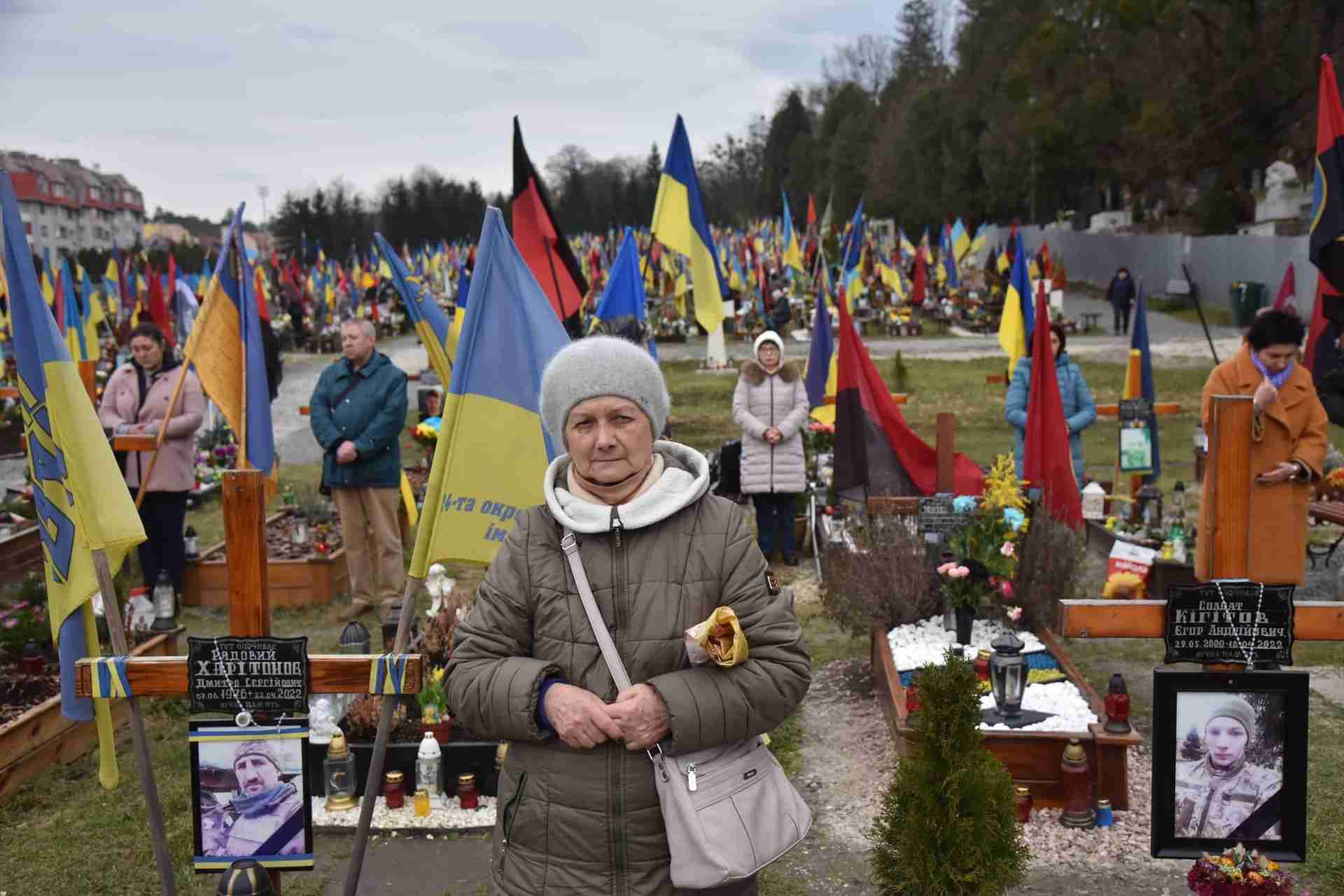 На Личаківському цвинтарі помолилися за загиблих Героїв (ФОТО)