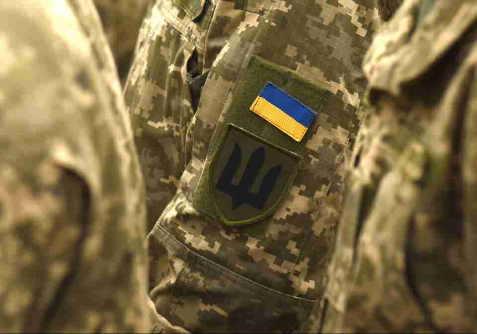 На Луганщині росіяни захопили контейнери з формою українських воїнів