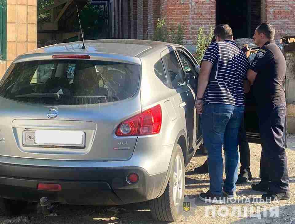 На Львівщині камери відеонагляду допомогли поліції знайти викрадача авто (ФОТО)
