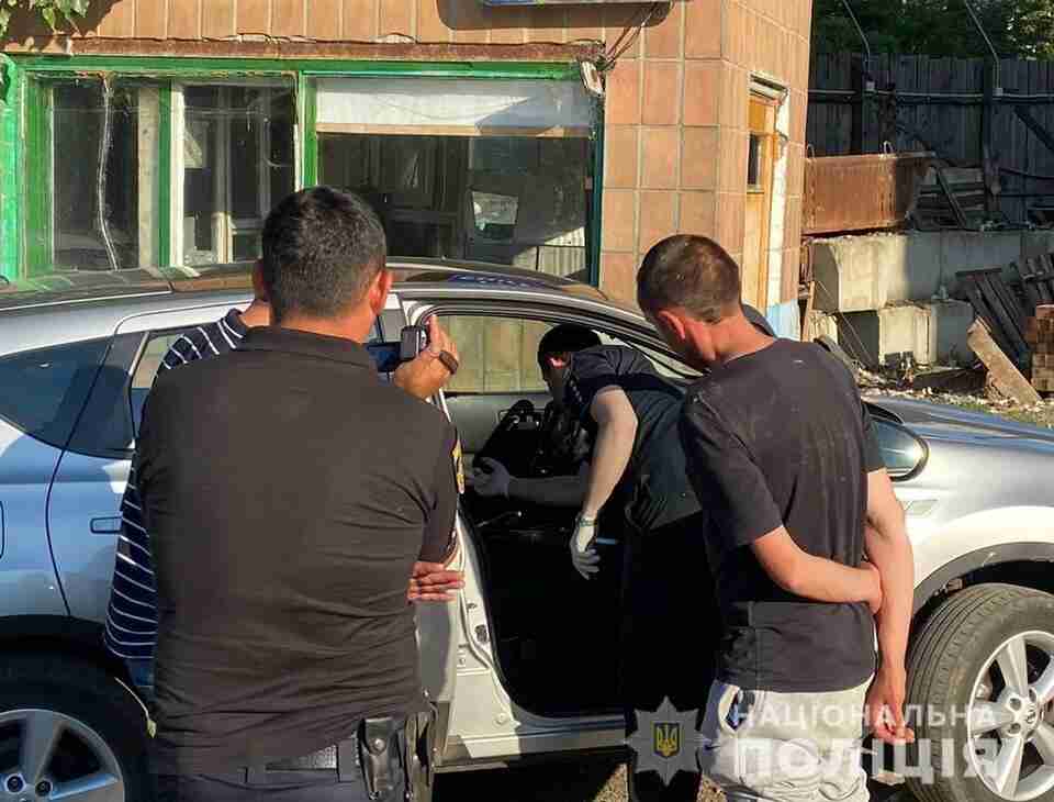 На Львівщині камери відеонагляду допомогли поліції знайти викрадача авто (ФОТО)