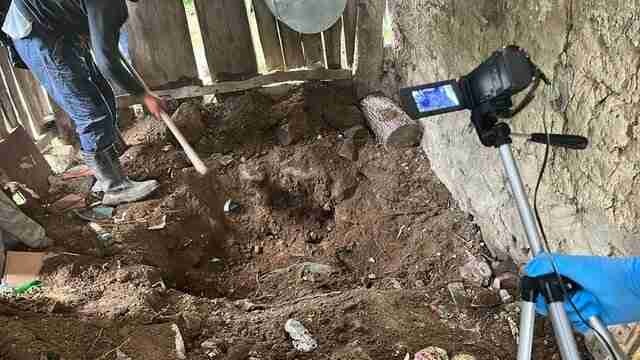 На Львівщині на подвір’ї будинку знайшли тіло чоловіка