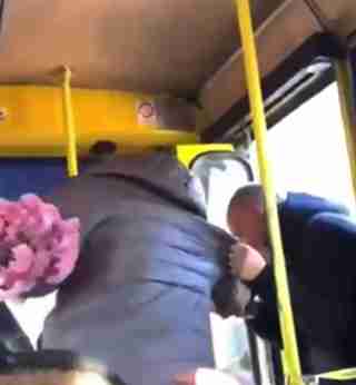 На Львівщині пасажирка маршрутки, яка кричала «не буде вам України, москва була і буде», отримала підозру від СБУ (ВІДЕО)