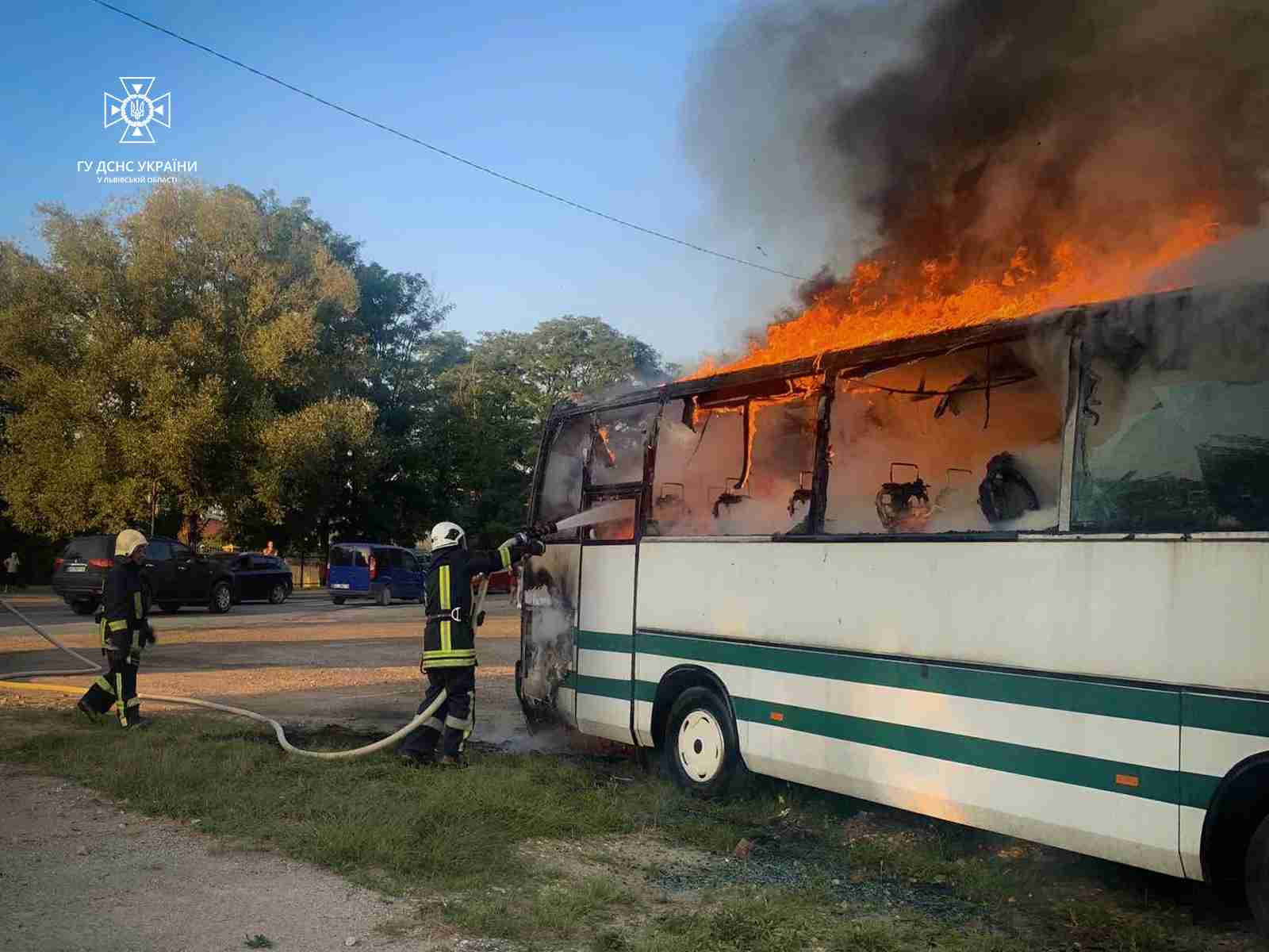 На Львівщині під час ремонту загорівся пасажирський автобус (ФОТО)