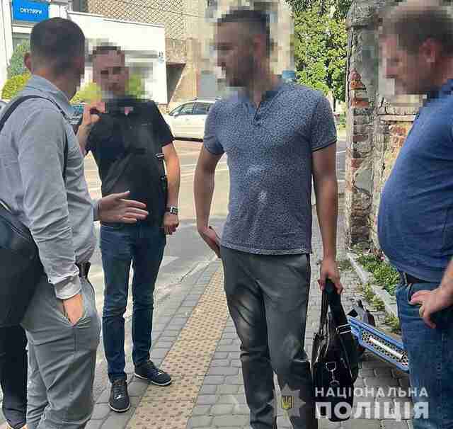 На Львівщині поліцейські затримали керівника благодійного фонду (ФОТО)