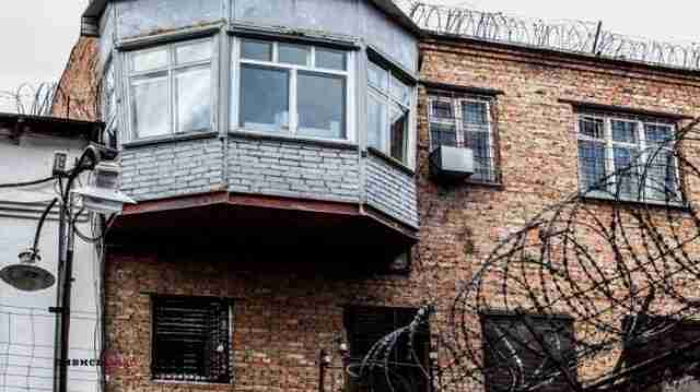 На Львівщині працівниця виправної колонії скоювала злочини разом з групою ув’язнених (ФОТО)