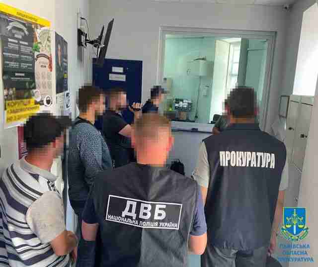 На Львівщині правоохоронця затримали на хабарі (ФОТО)