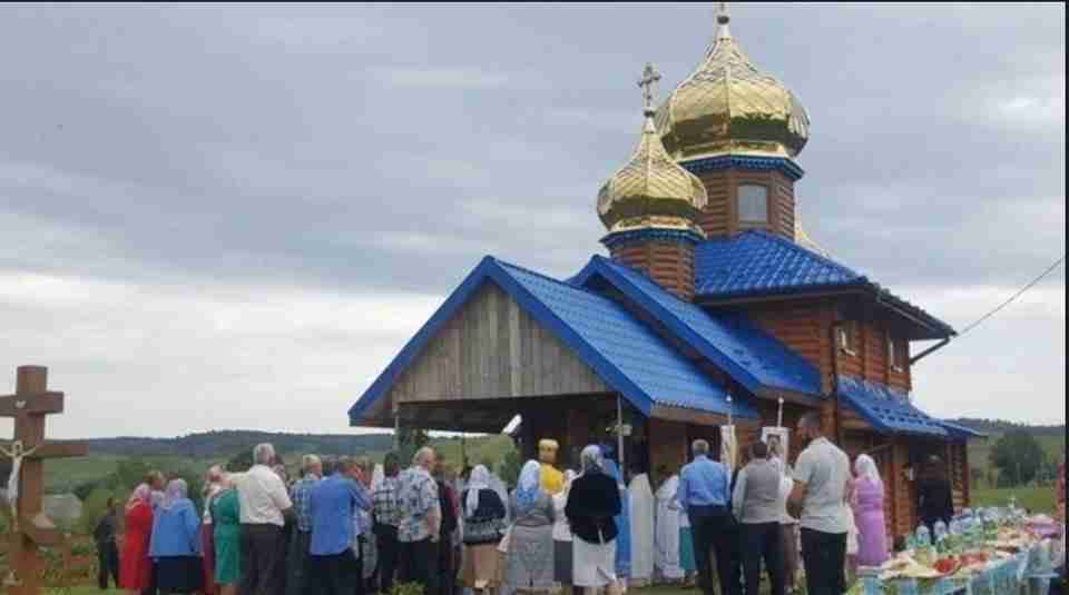 На Львівщині староста села закликає звільнити вчителів, які відвідували храми МП (ФОТО)