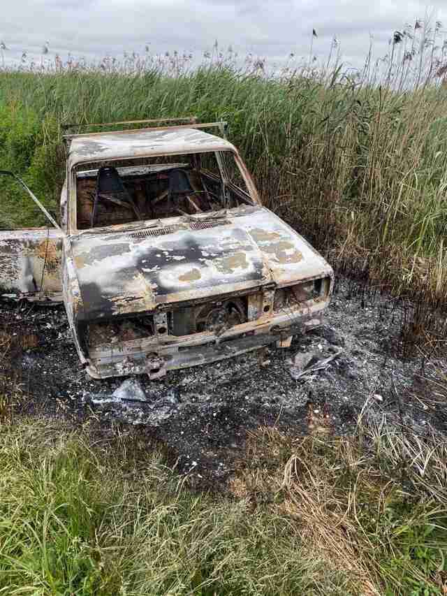 На Львівщині троє молодих хлопців викрали авто і спалили його вщент (ФОТО)