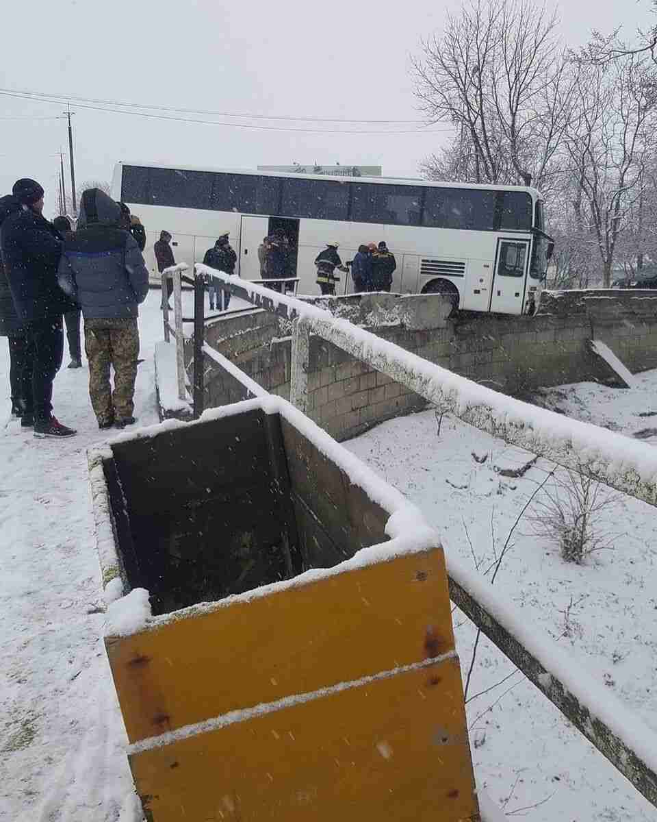 На Львівщині у ДТП потрапив пасажирський автобус