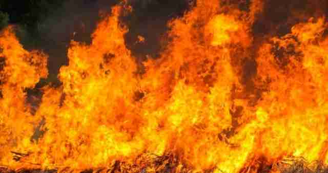 На Львівщині у пожежі постраждала жінка