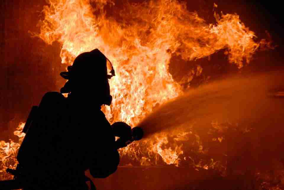 На Львівщині у пожежі постраждав чоловік