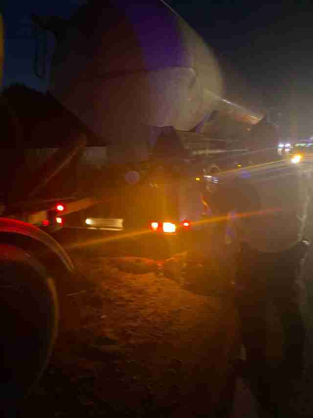 На Львівщині вантажівка збила скутер з підлітками, одна дитина загинула (ФОТО)