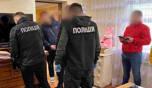 На Львівщині викрили банду шахраїв, які ошукували людей пропонуючи грошову допомогу від Президента України (ФОТО)